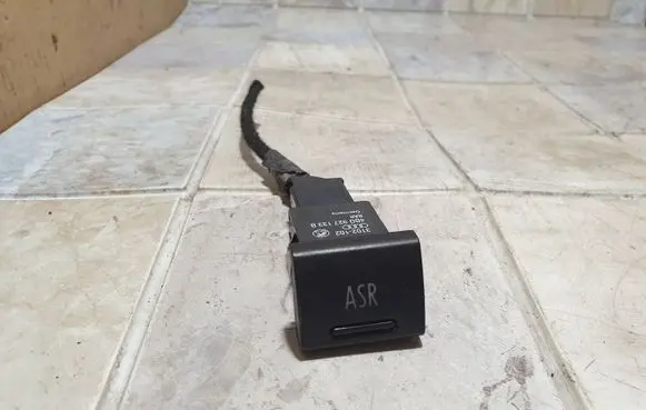 Traction control (ASR) switch