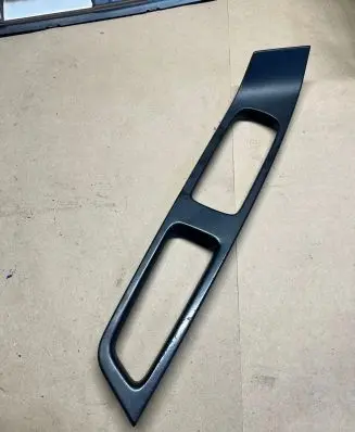 Volvo XC60 Front door window switch trim 9124096