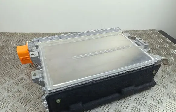 Voltage converter inverter