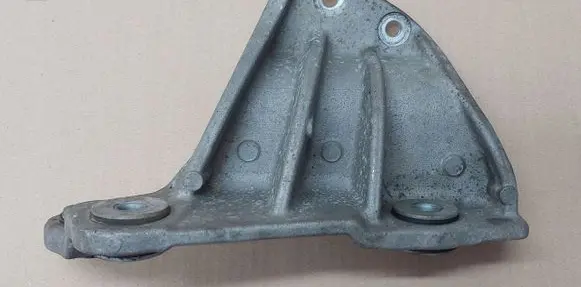 Maserati Levante Engine mounting bracket 670034567