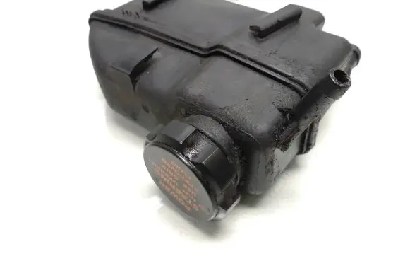 Volvo XC70 Power steering fluid tank/reservoir 9485464