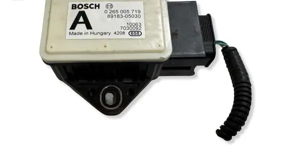 Toyota Avensis T270 ESP acceleration yaw rate sensor 8918305030 0265005719 7030092