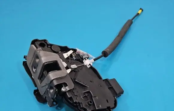 Land Rover Evoque I Front door lock 6W8A21813AF IMPRK1552619