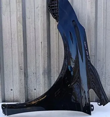 Toyota Avensis T270 Fender