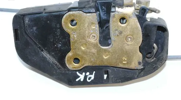Jeep Grand Cherokee (WK) Coupe door lock (next to the handle) 