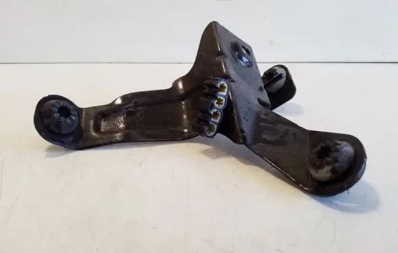 Volvo XC40 ABS pump bracket 31670431