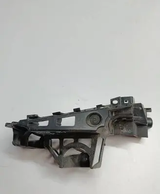 Rear bumper mounting bracket