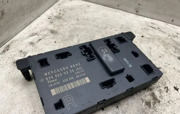 Mercedes-Benz Vito Viano W639 Door control unit/module A6398200326