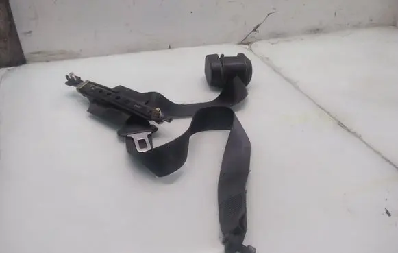 Opel Frontera B Front seatbelt