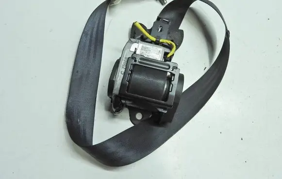 Mitsubishi ASX Front seatbelt 6176496 1Z16