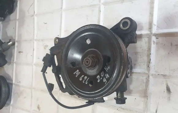 Mazda 626 Power steering pump