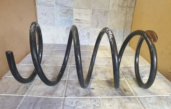Nissan X-Trail T30 Rear coil spring