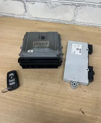BMW 5 F10 F11 Engine ECU kit and lock set 8510137 030086703 0281016846