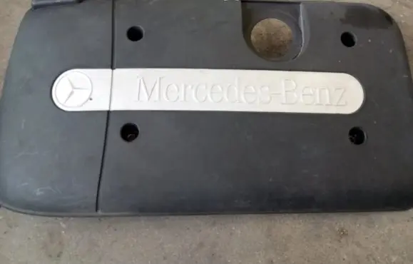 Mercedes-Benz C W203 Engine cover (trim) A6110101067