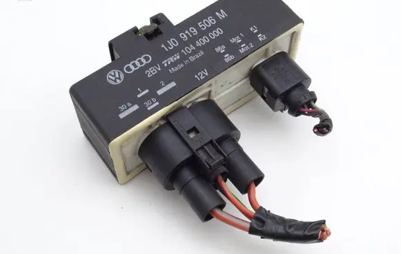 Seat Ibiza III (6L) Coolant fan relay 1J0919506M
