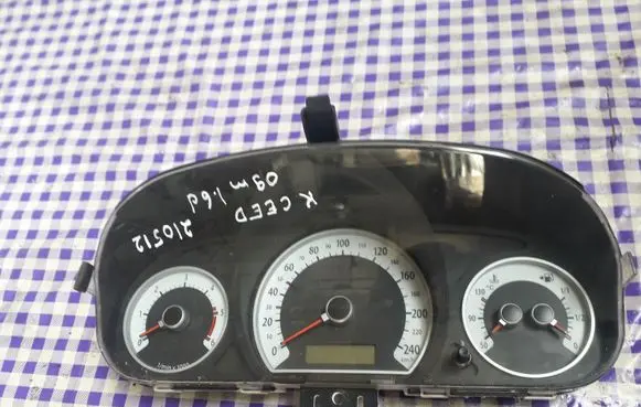 KIA Ceed Speedometer (instrument cluster) 940031H090