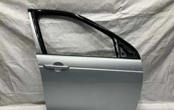 Maserati Levante Front door