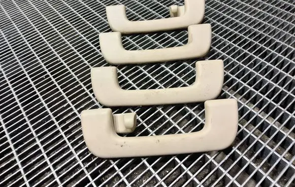 Audi A6 C7 A set of handles for the ceiling 