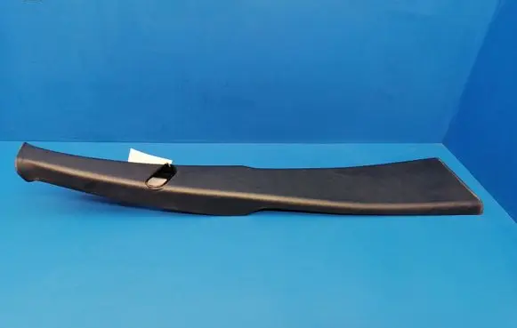 Mercedes-Benz E W123 (B) pillar trim (top)