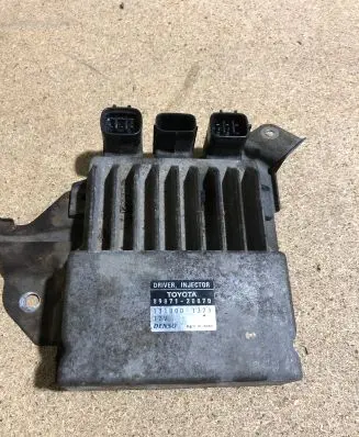 Toyota Corolla Verso E121 Fuel injection control unit/module 8987120070 1310001371