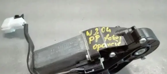 Mercedes-Benz C W204 Seat adjustment motor 