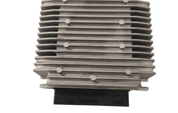 Tesla Model S Sound amplifier 100483310A 100035000109