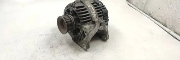 Volkswagen PASSAT B5 Generator/alternator 058903016E