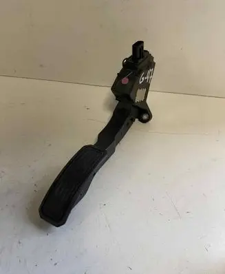 Toyota Auris 150 Accelerator throttle pedal 7811002020 45662520614 07026A2020