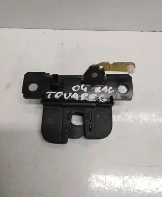 Volkswagen Touareg I Tailgate/trunk/boot lock/catch/latch 7L6827505