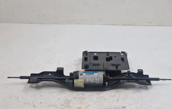 Hyundai i40 Seat adjustment motor 885813S000 8500173