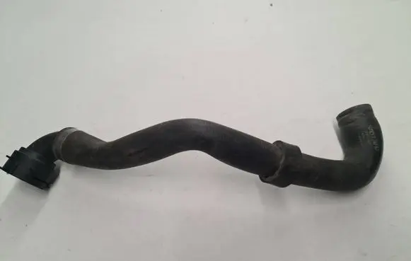 Volvo XC90 Engine coolant pipe/hose 31474845