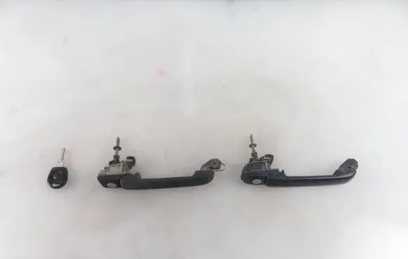 Volkswagen Golf III Front door exterior handle 