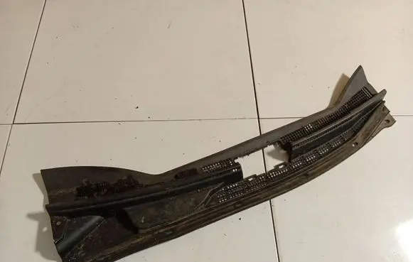 Mitsubishi Grandis Wiper trim MN167440