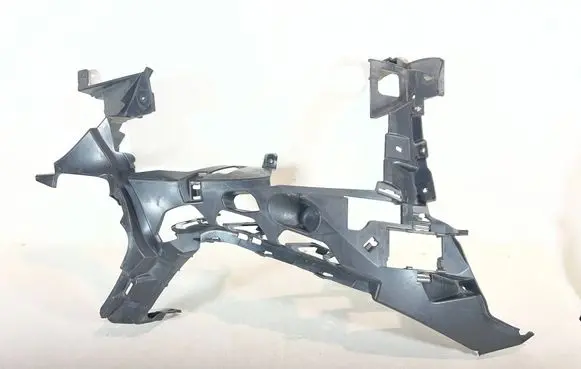 Mercedes-Benz CLS AMG C219 Front bumper mounting bracket A2578854001