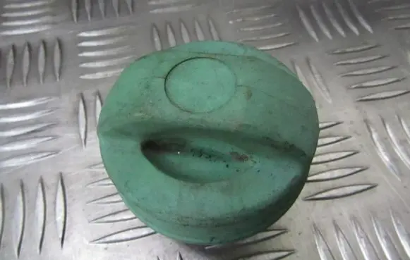 Mitsubishi Carisma Fuel tank filler cap MR100975