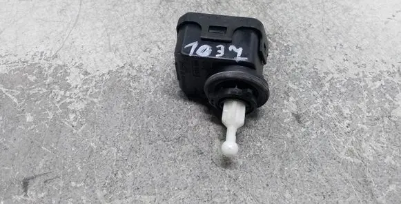 Headlight level adjustment motor