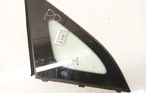Nissan e-NV200 Front triangle window/glass 
