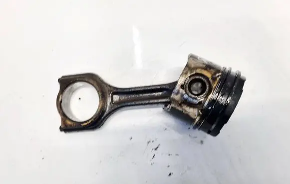 Citroen Xsara Picasso Piston with connecting rod