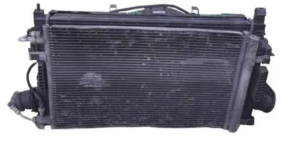 Opel Zafira C Radiator support slam panel