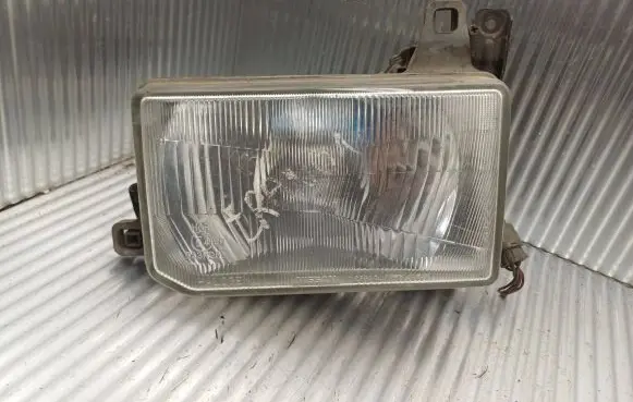 Nissan Terrano Headlight/headlamp CR0N01