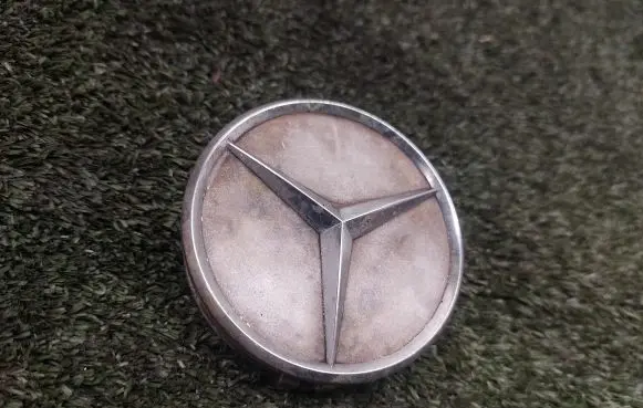 Mercedes-Benz E W211 Original wheel cap 2204000125