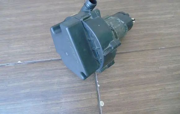 Mercedes-Benz C W203 Secondary air pump 0001403785
