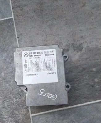 Volkswagen Golf V Airbag control unit/module 1K0909605E