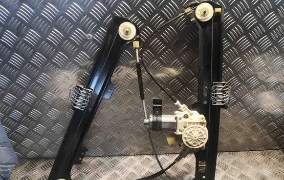 BMW 5 E60 E61 Front door electric window regulator 7184741