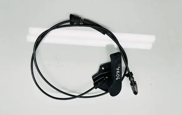 Engine bonnet (hood) release handle