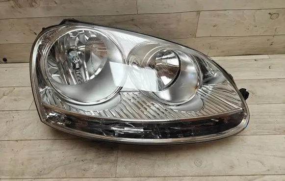 Volkswagen Golf V Headlight/headlamp 206679U