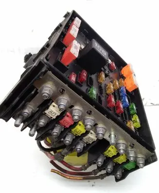 Volkswagen PASSAT B6 Fuse module 3C0937125 63592777 3C0971249