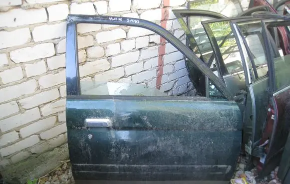 Mitsubishi Pajero Sport I Front door MR981936