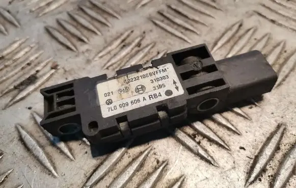 Porsche Cayenne (9PA) Airbag deployment crash/impact sensor 7L0909606A