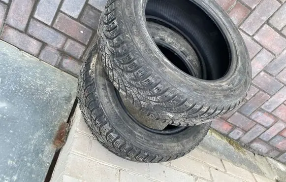 Volkswagen PASSAT B5.5 R15 winter/snow tires with studs 19560R15